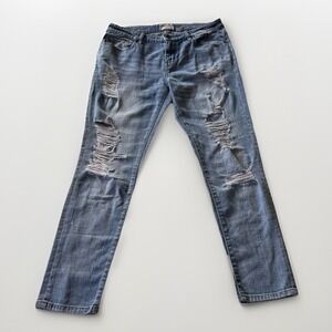 BKE Stella Jeans Women's Size 29 Relaxed Fit Distressed Denim Blue Mid Rise 28"